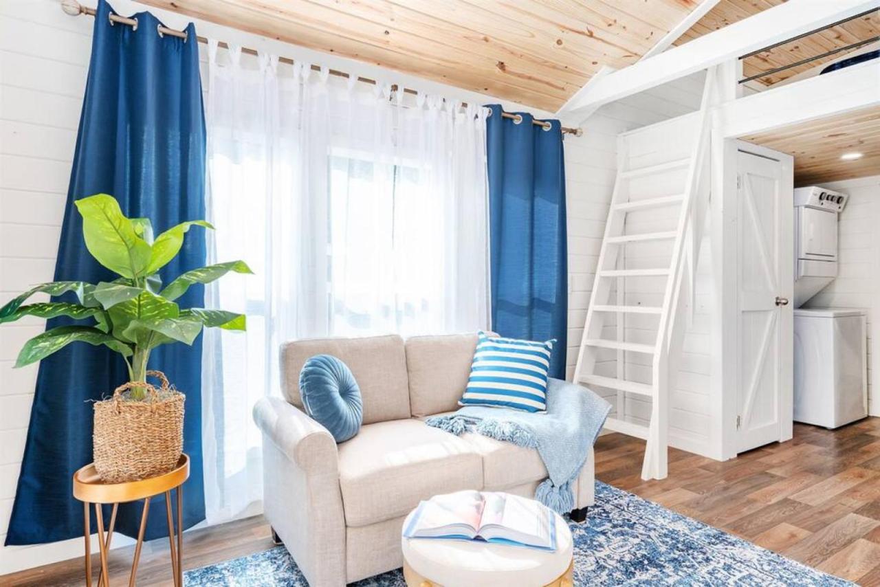 4 Heron Haus, Luxury Tiny House, Pet Friendly, Mins To Downtown 甘特斯维尔 外观 照片