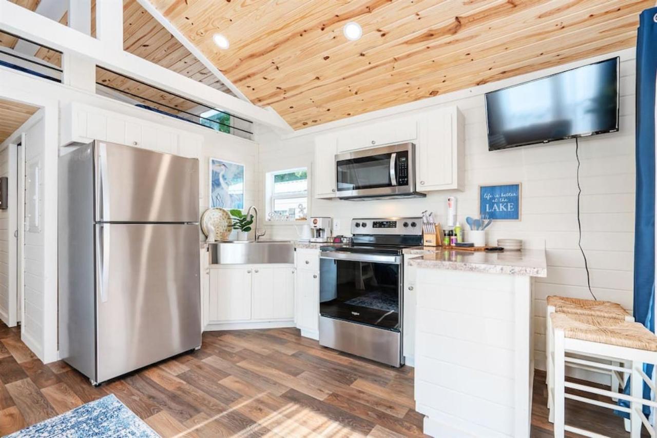 4 Heron Haus, Luxury Tiny House, Pet Friendly, Mins To Downtown 甘特斯维尔 外观 照片