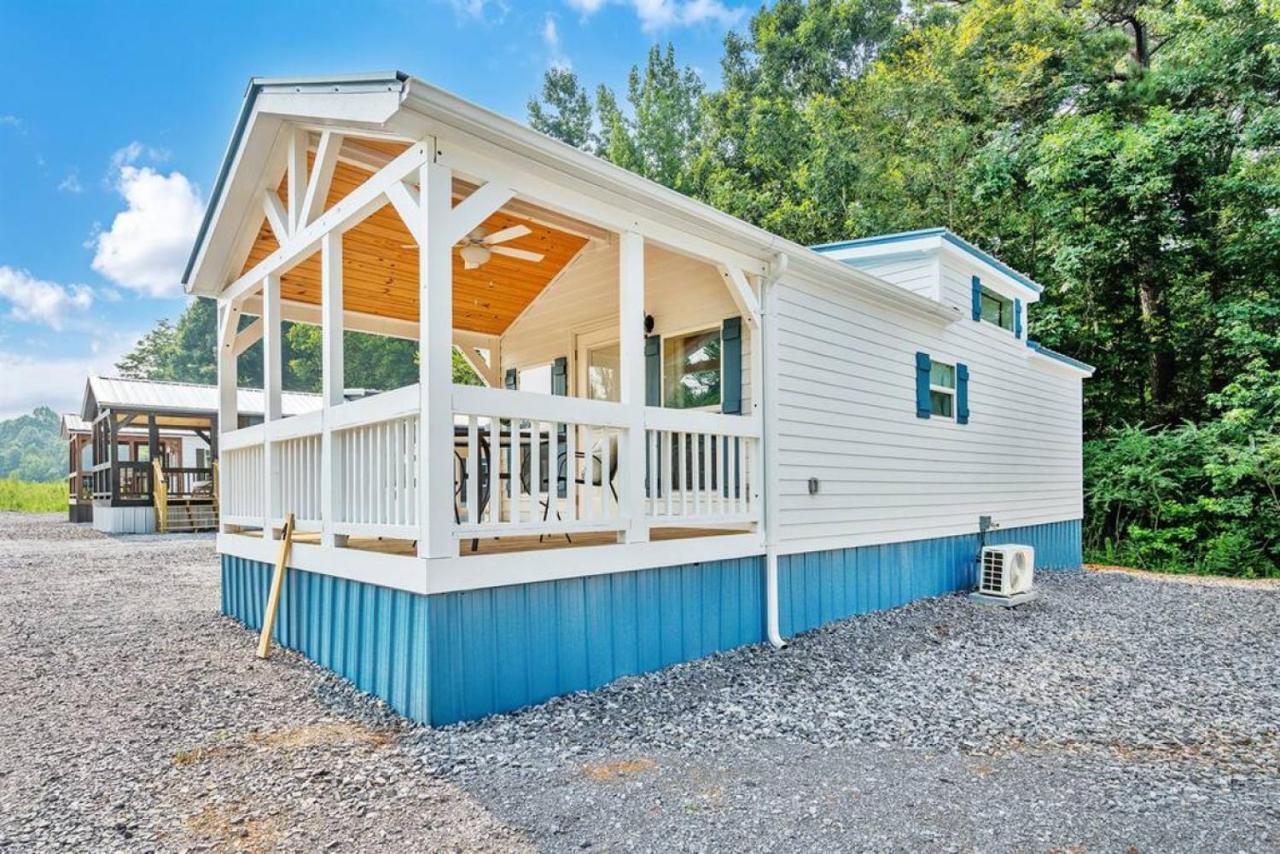 4 Heron Haus, Luxury Tiny House, Pet Friendly, Mins To Downtown 甘特斯维尔 外观 照片