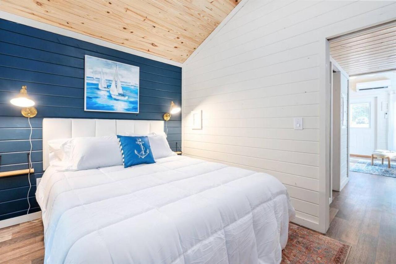 4 Heron Haus, Luxury Tiny House, Pet Friendly, Mins To Downtown 甘特斯维尔 外观 照片
