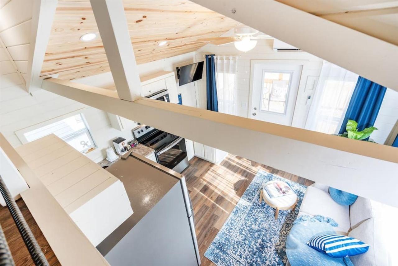 4 Heron Haus, Luxury Tiny House, Pet Friendly, Mins To Downtown 甘特斯维尔 外观 照片
